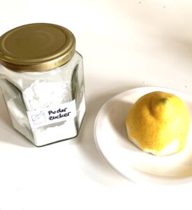 Puderzucker und Zitrone